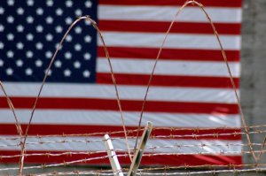 Американец сам попросился в тюрьму Американец сам попросился в тюрьму