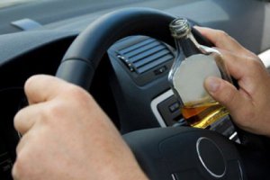 Пьяный водитель скушал свою одежду Пьяный водитель скушал свою одежду