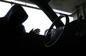 Восьмилетний автоугонщик попал в аварию Восьмилетний автоугонщик попал в аварию