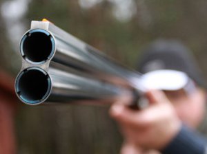 Подросток застрелил друга на спор Подросток застрелил друга на спор