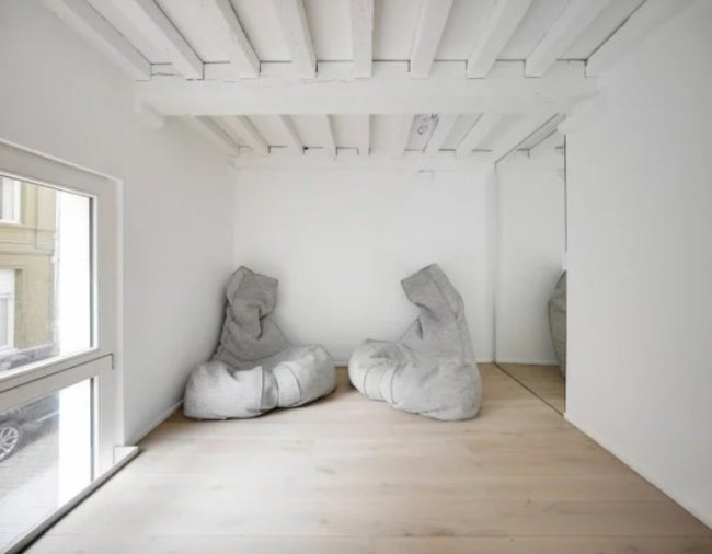 One Room Hotel:       2
